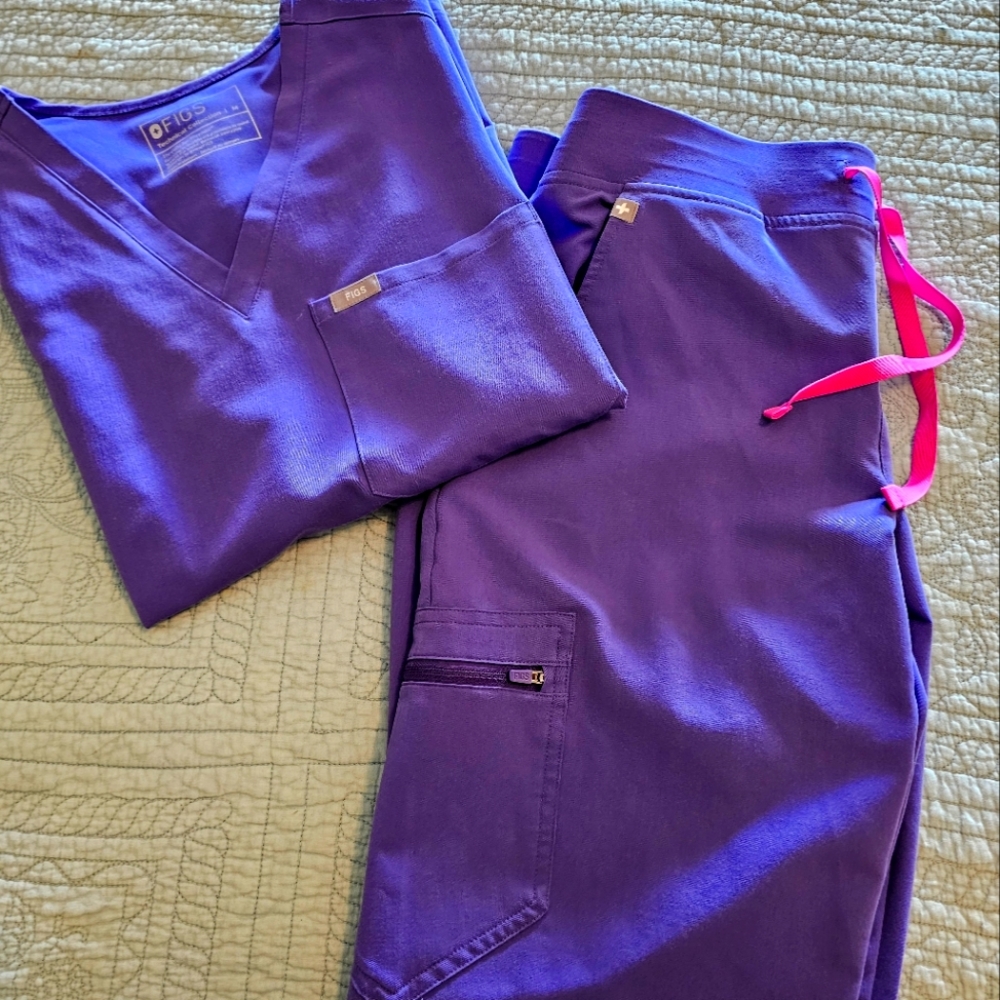 Figs Magic Purple Medium Zamora and Medium Catarina.